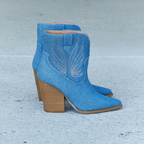 Qupid Lasso My Heart Cowboy Booties in Light Blue - Picture 4 of 4